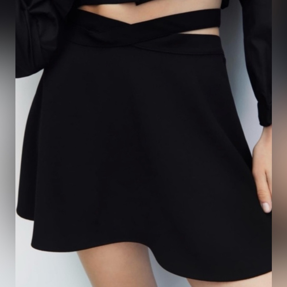 NWT Zara black cutout skirt xs